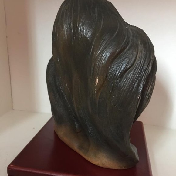 Thomas B Maracle “Together in Love” resin art sculpture - Picture 4 of 5